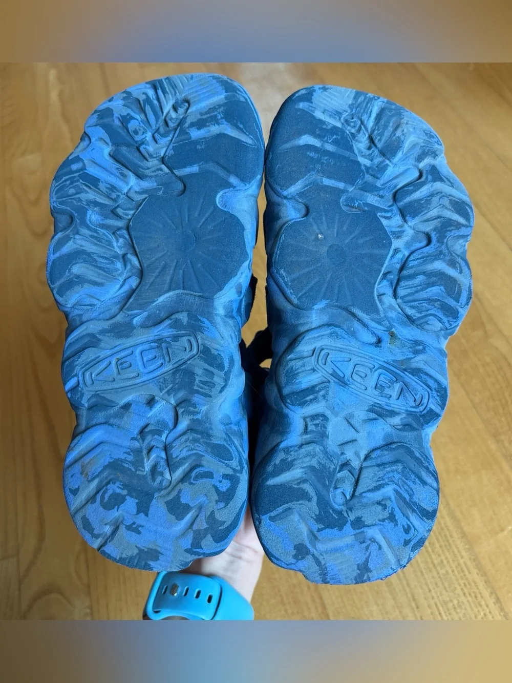 Keen Hyperport H2 Sandals Closed Toe Navy Blue Red Water Shoe Big Kid Youth Sz 3